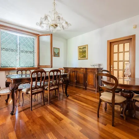 Alojamento de Acomodação e Pequeno-almoço La Contessa 3*