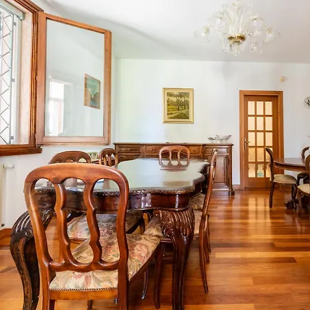 Alojamento de Acomodação e Pequeno-almoço La Contessa 3*